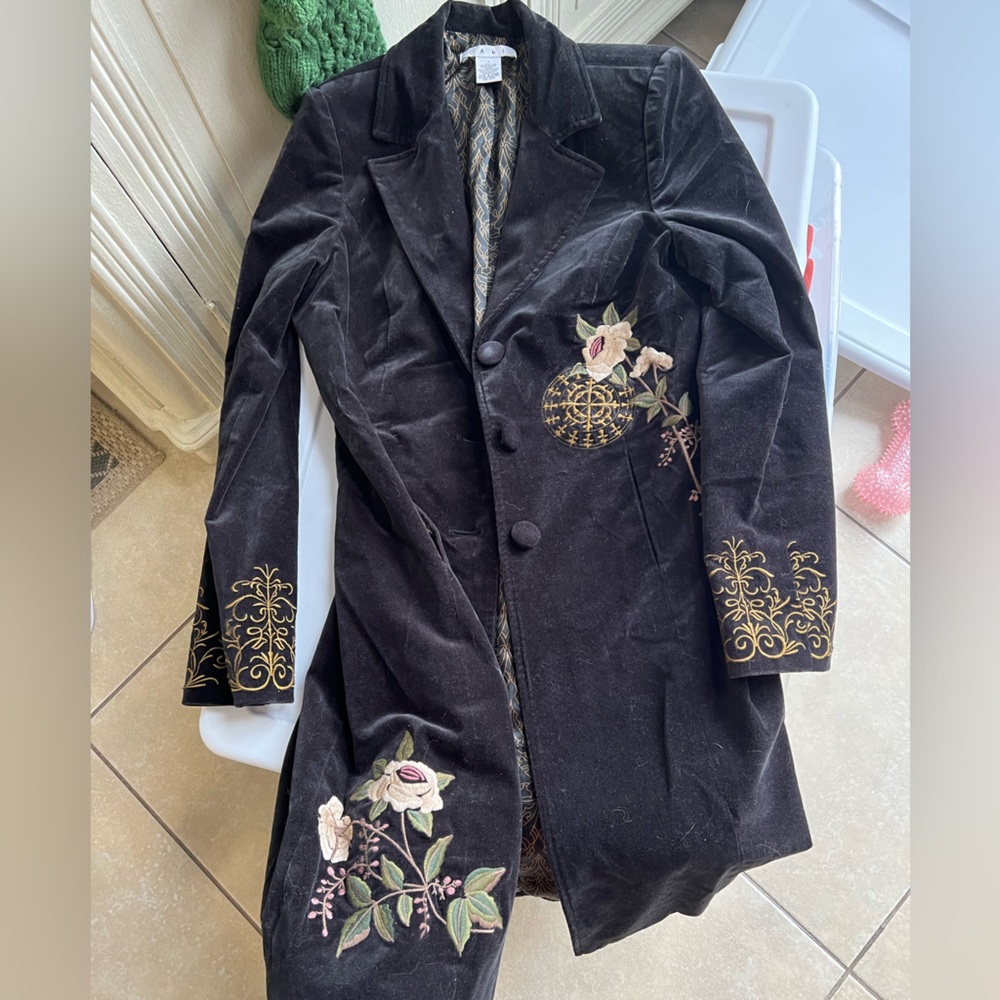 Long velvet embroidered Cabi coat